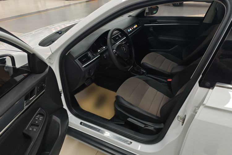 Used Volkswagen C-TREK 2020 1.5L Automatic Comfort Model Interior 5