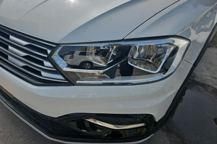 Used Volkswagen C-TREK 2020 1.5L Automatic Fashion Edition Left Front Headlight