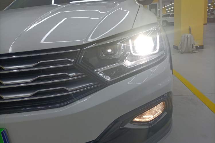 Used Volkswagen C-TREK 2020 1.5L Automatic Comfort Model Left Front Headlight