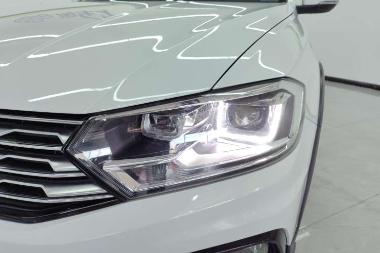 Used Volkswagen C-TREK 2020 1.5L Automatic Comfort Model Left Front Headlight