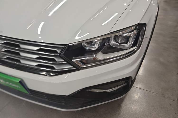 Used Volkswagen C-TREK 2020 1.5L Automatic Comfort Model Left Front Headlight