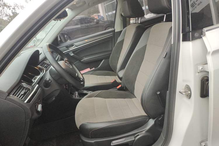 Used Volkswagen C-TREK 2020 1.5L Automatic Comfort Model Left Front Seat