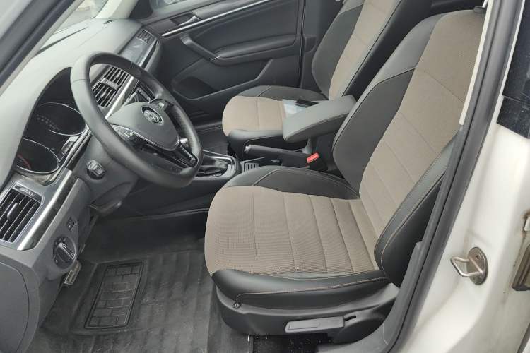 Used Volkswagen C-TREK 2020 1.5L Automatic Comfort Model Left Front Seat