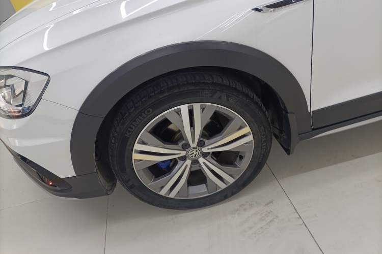 Used Volkswagen C-TREK 2020 1.5L Automatic Comfort Model Left Front Wheel Hub