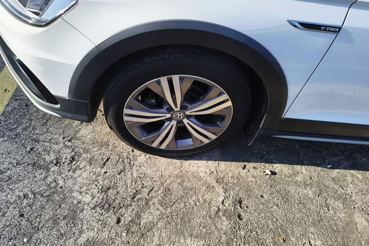 Used Volkswagen C-TREK 2020 1.5L Automatic Comfort Model Left Front Wheel Hub