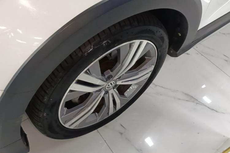 Used Volkswagen C-TREK 2020 1.5L Automatic Comfort Model Left Front Wheel Hub