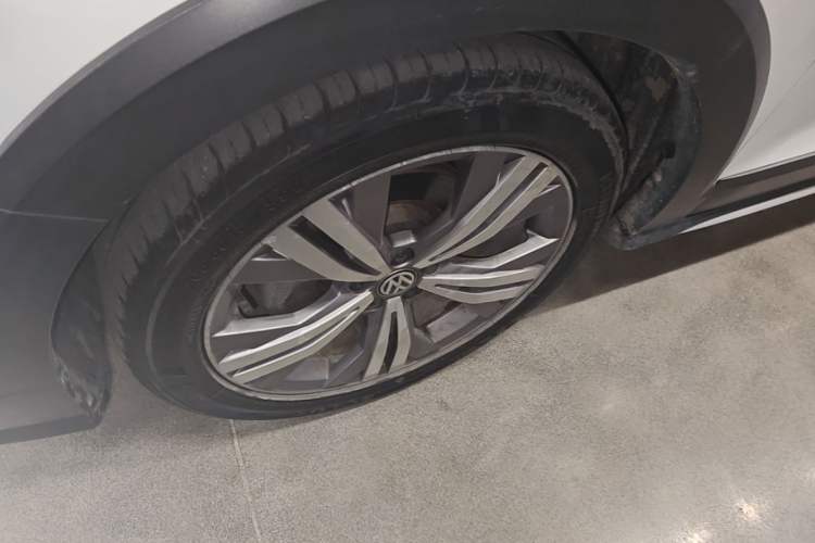 Used Volkswagen C-TREK 2020 1.5L Automatic Comfort Model Left Front Wheel Hub