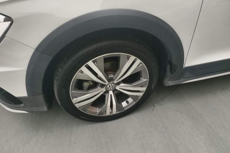 Used Volkswagen C-TREK 2020 1.5L Automatic Comfort Model Left Front Wheel Hub