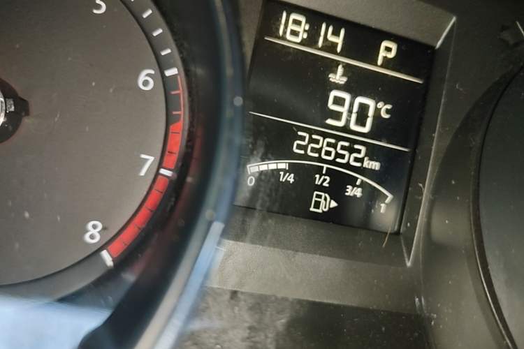 Used Volkswagen C-TREK 2020 1.5L Automatic Comfort Model Odometer Close Up