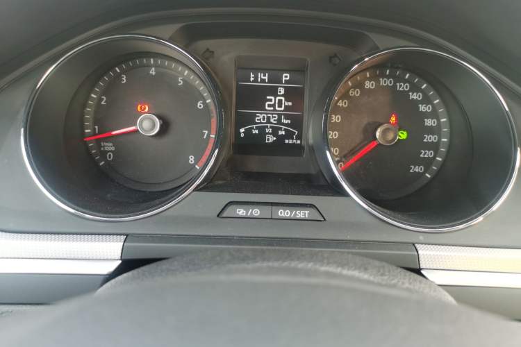 Used Volkswagen C-TREK 2020 1.5L Automatic Fashion Edition Odometer Close Up