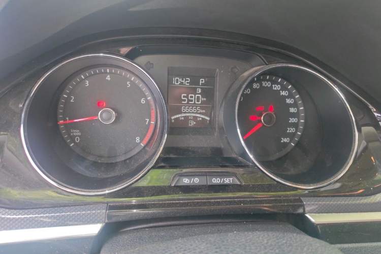 Used Volkswagen C-TREK 2020 1.5L Automatic Comfort Model Odometer Close Up