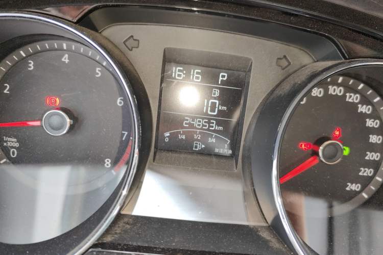 Used Volkswagen C-TREK 2020 1.5L Automatic Comfort Model Odometer Close Up