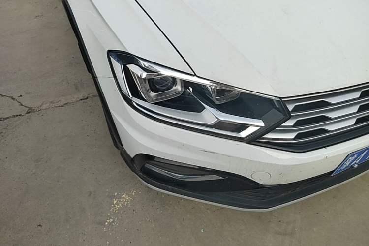 Used Volkswagen C-TREK 2020 1.5L Automatic Comfort Model Right Front Headlight