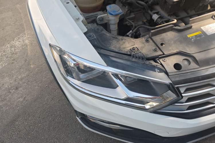 Used Volkswagen C-TREK 2020 1.5L Automatic Comfort Model Right Front Headlight