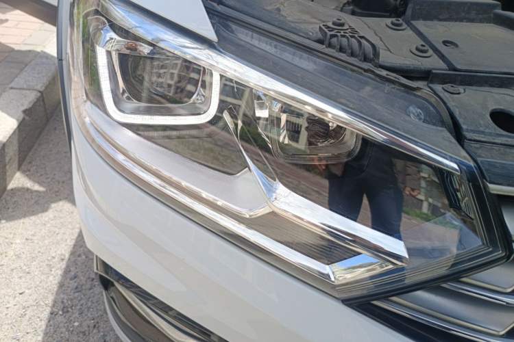 Used Volkswagen C-TREK 2020 1.5L Automatic Comfort Model Right Front Headlight