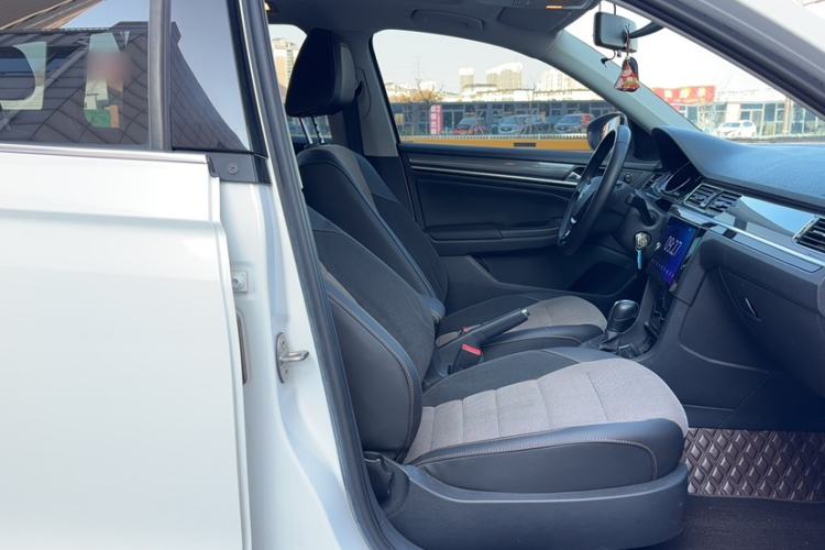 Used Volkswagen C-TREK 2020 1.5L Automatic Comfort Model Right Front Seat