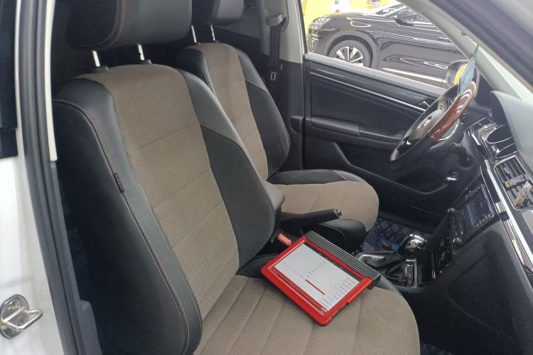 Used Volkswagen C-TREK 2020 1.5L Automatic Comfort Model Right Front Seat