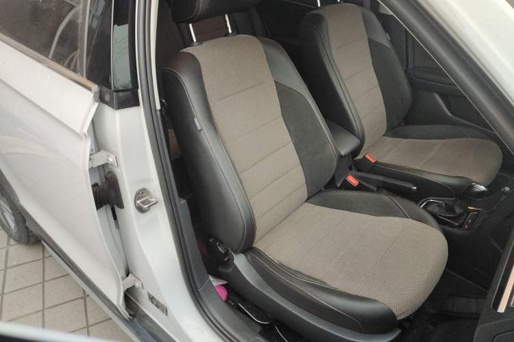Used Volkswagen C-TREK 2020 1.5L Automatic Comfort Model Right Front Seat