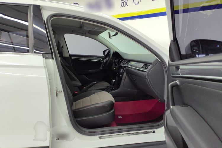 Used Volkswagen C-TREK 2020 1.5L Automatic Comfort Model Right Front Seat