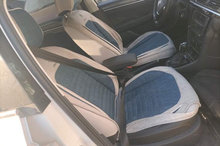 Used Volkswagen C-TREK 2020 1.5L Automatic Comfort Model Right Front Seat