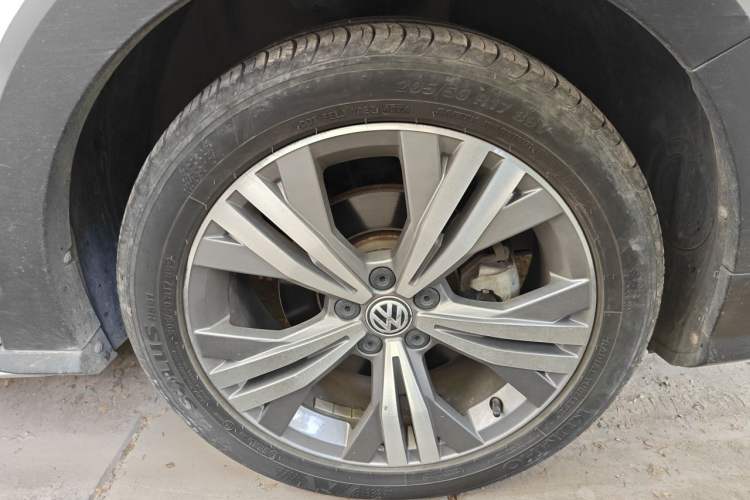 Used Volkswagen C-TREK 2020 1.5L Automatic Comfort Model Right Front Wheel Hub