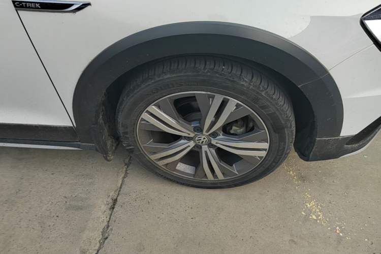 Used Volkswagen C-TREK 2020 1.5L Automatic Comfort Model Right Front Wheel Hub