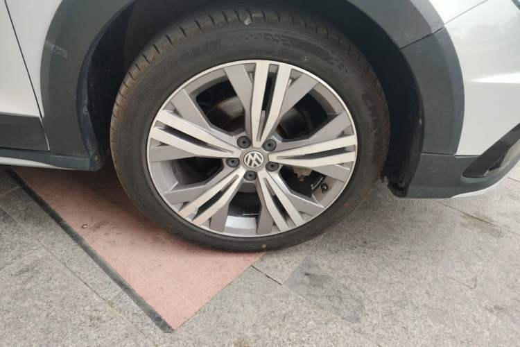 Used Volkswagen C-TREK 2020 1.5L Automatic Comfort Model Right Front Wheel Hub
