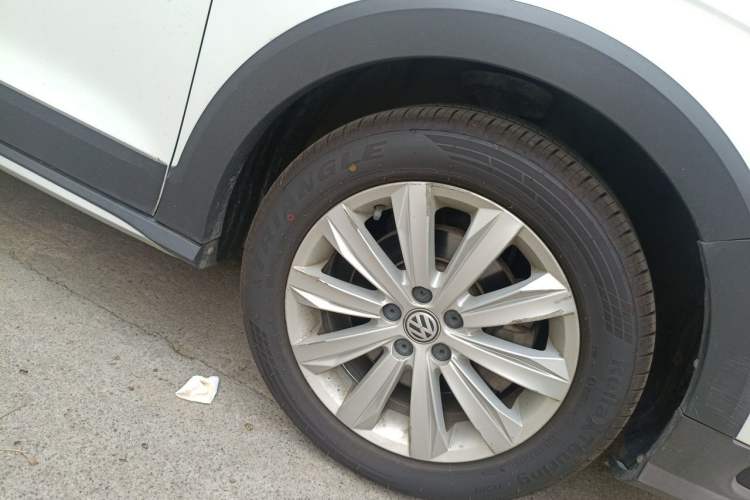 Used Volkswagen C-TREK 2020 1.5L Automatic Fashion Edition Right Front Wheel Hub