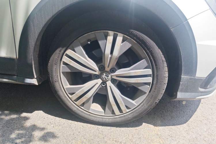 Used Volkswagen C-TREK 2020 1.5L Automatic Comfort Model Right Front Wheel Hub