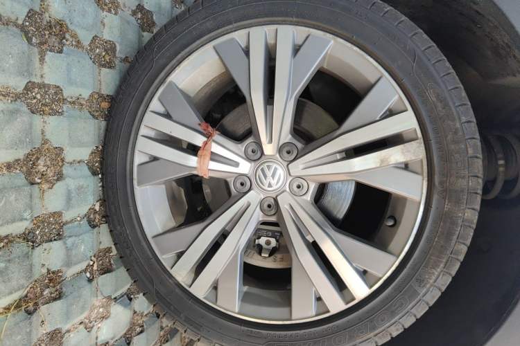 Used Volkswagen C-TREK 2020 1.5L Automatic Comfort Model Right Front Wheel Hub