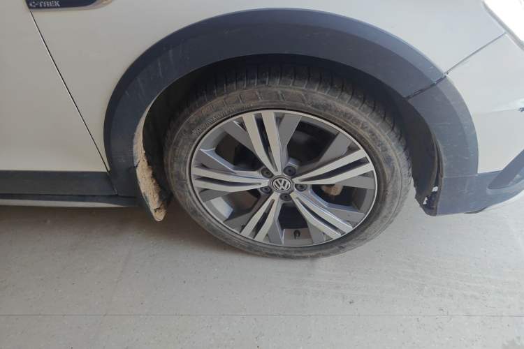 Used Volkswagen C-TREK 2020 1.5L Automatic Comfort Model Right Front Wheel Hub