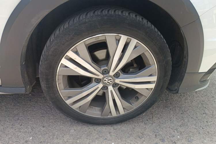 Used Volkswagen C-TREK 2020 1.5L Automatic Comfort Model Right Front Wheel Hub