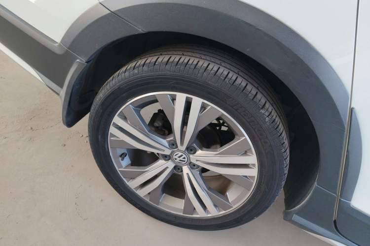 Used Volkswagen C-TREK 2020 1.5L Automatic Comfort Model Right Rear Wheel Hub