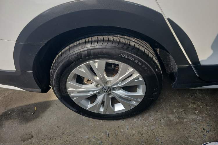 Used Volkswagen C-TREK 2020 1.5L Automatic Fashion Edition Right Rear Wheel Hub