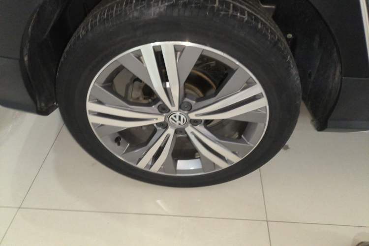 Used Volkswagen C-TREK 2020 1.5L Automatic Comfort Model Right Rear Wheel Hub