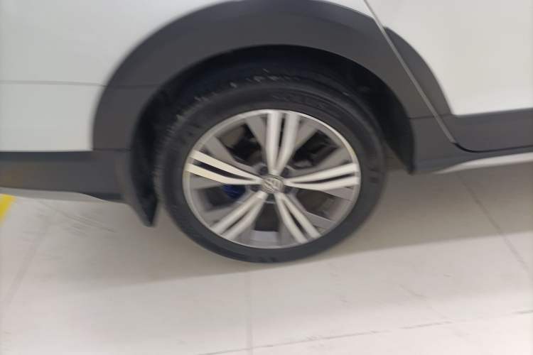 Used Volkswagen C-TREK 2020 1.5L Automatic Comfort Model Right Rear Wheel Hub