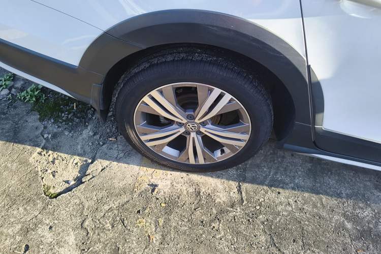 Used Volkswagen C-TREK 2020 1.5L Automatic Comfort Model Right Rear Wheel Hub