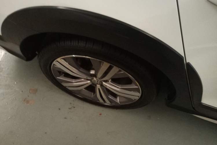 Used Volkswagen C-TREK 2020 1.5L Automatic Comfort Model Right Rear Wheel Hub