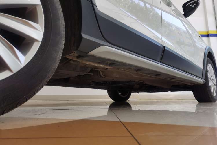 Used Volkswagen C-TREK 2020 1.5L Automatic Fashion Edition Right Side Sill
