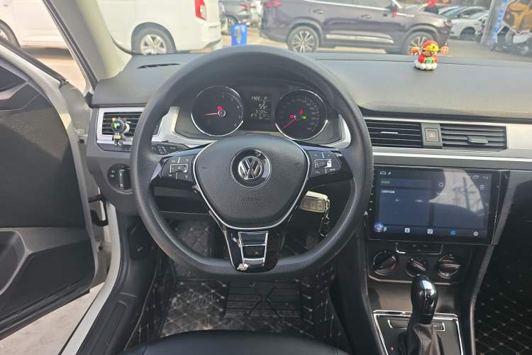 Used Volkswagen C-TREK 2020 1.5L Automatic Fashion Edition Steering Wheel