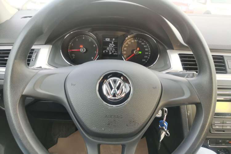 Used Volkswagen C-TREK 2020 1.5L Automatic Fashion Edition Steering Wheel