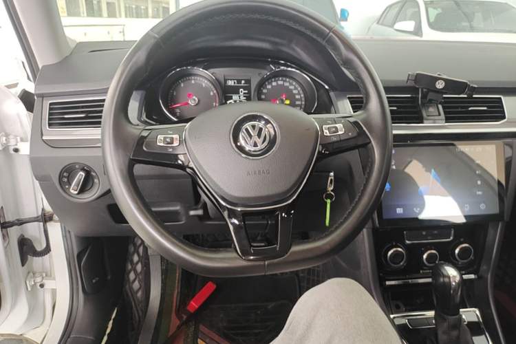 Used Volkswagen C-TREK 2020 1.5L Automatic Comfort Model Steering Wheel