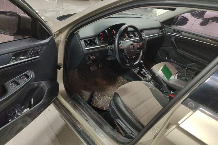 Used Volkswagen C-TREK 2020 1.5L Automatic Comfort Model Driver Seat