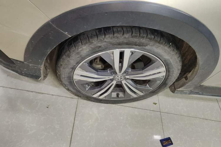 Used Volkswagen C-TREK 2020 1.5L Automatic Comfort Model Left Front Wheel Hub