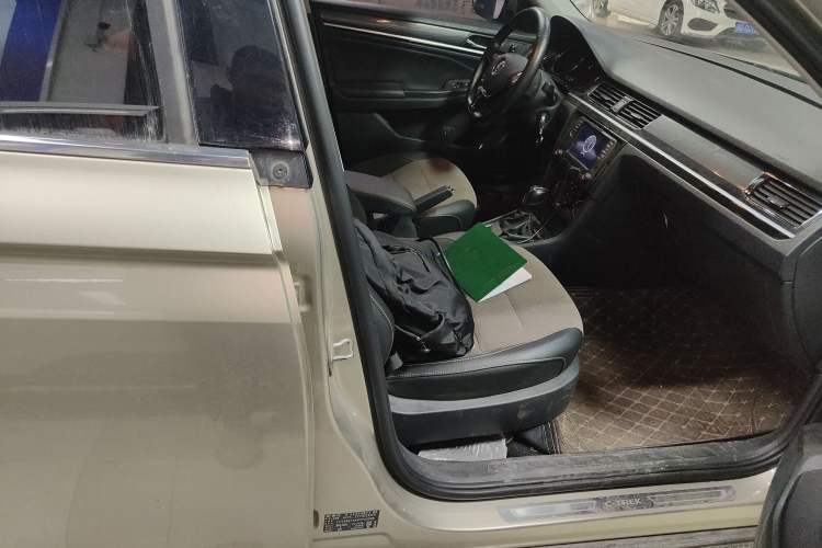 Used Volkswagen C-TREK 2020 1.5L Automatic Comfort Model Right Front Seat