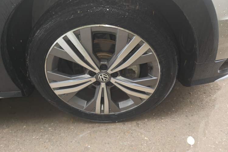 Used Volkswagen C-TREK 2020 1.5L Automatic Comfort Model Right Front Wheel Hub