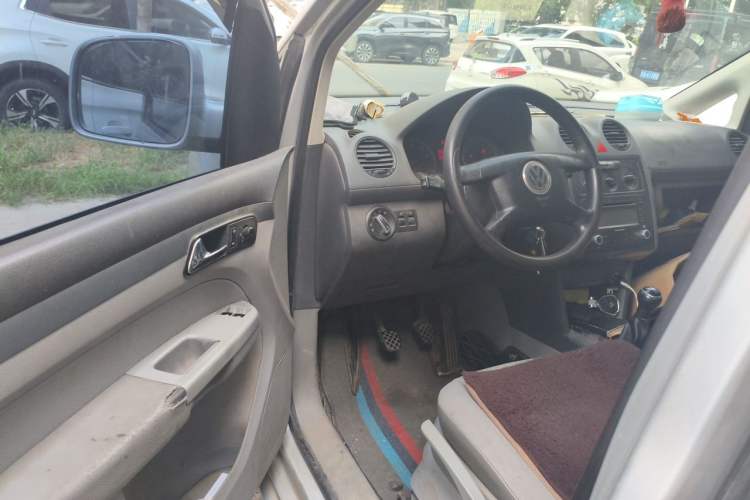 Used Volkswagen Caddy 2005 1.6L Comfort 5-Seater Driver Seat