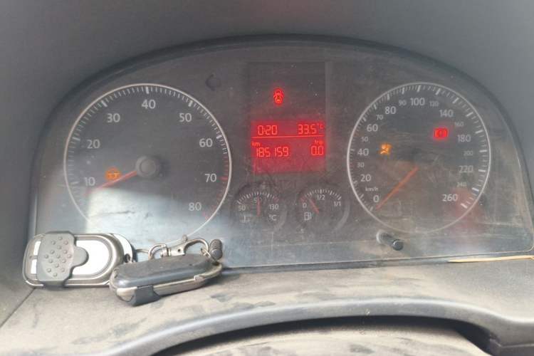 Used Volkswagen Caddy 2005 1.6L Comfort 5-Seater Odometer Close Up