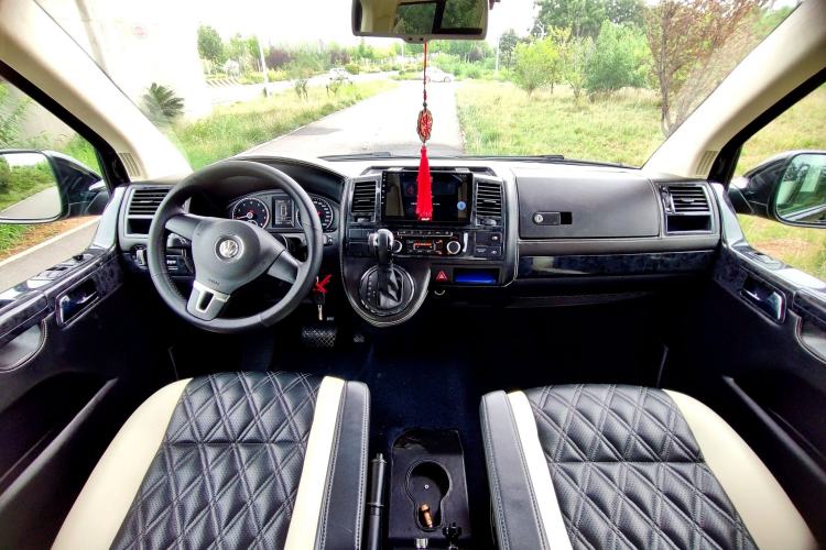 Used Volkswagen Caravelle 2014 2.0 TSI Four-Wheel Drive Comfort Edition Interior 2