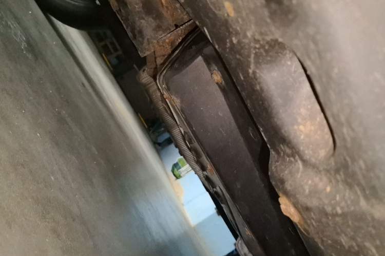 Used Volkswagen Caravelle  Chassis Front Left